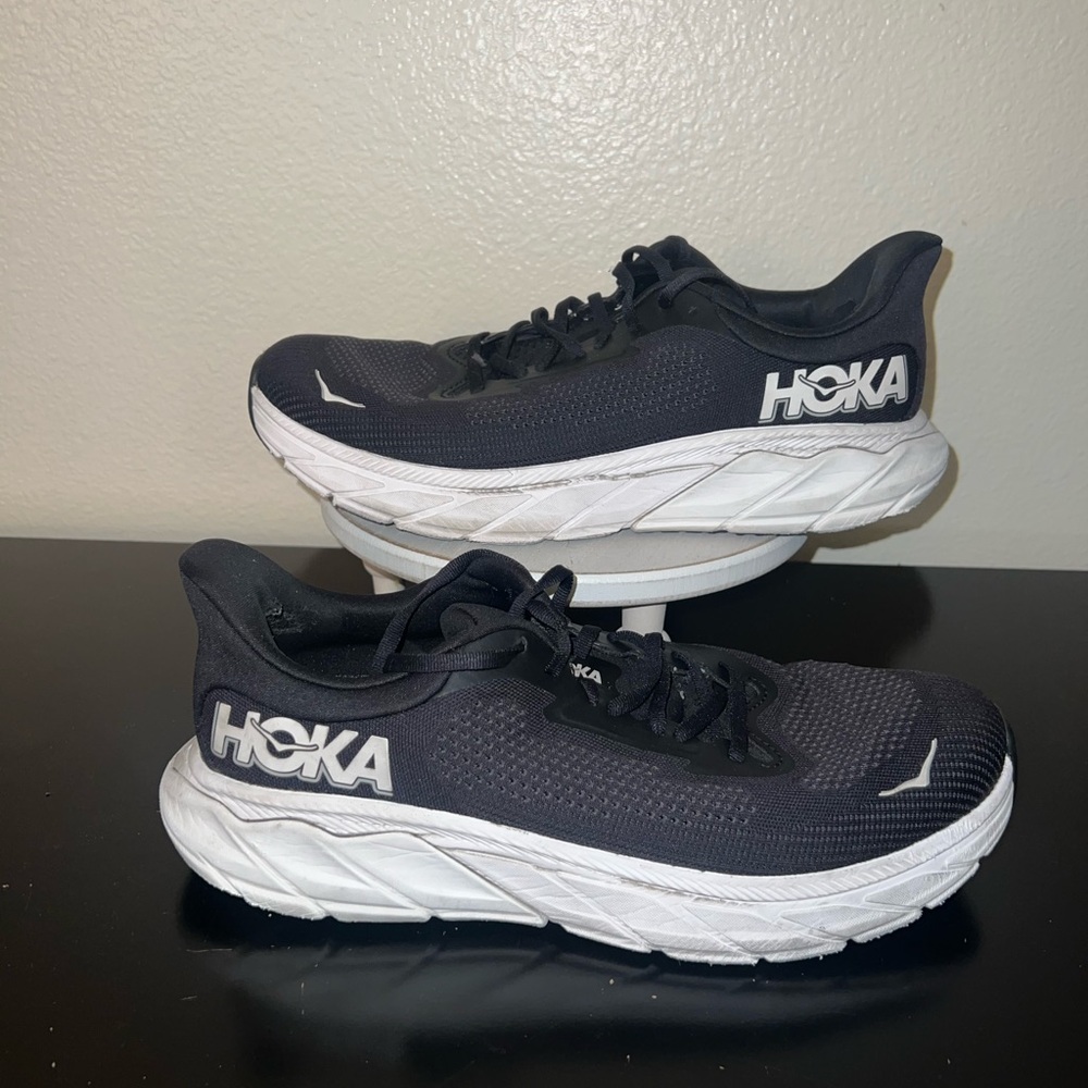 Womens HOKA One One Arahi 7 Black/White Running Walking  Sz 10 2E Wide